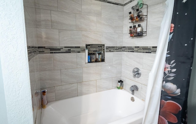 13 Rena St SW, Grand Rapids, MI 49507 - full bathroom with shower / bath combo with shower curtain