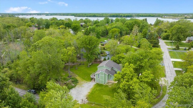 10161 N Loma Cir, Grosse Ile, MI 48138 - view from above of property featuring a large body of water