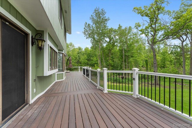 10161 N Loma Cir, Grosse Ile, MI 48138 - view of deck