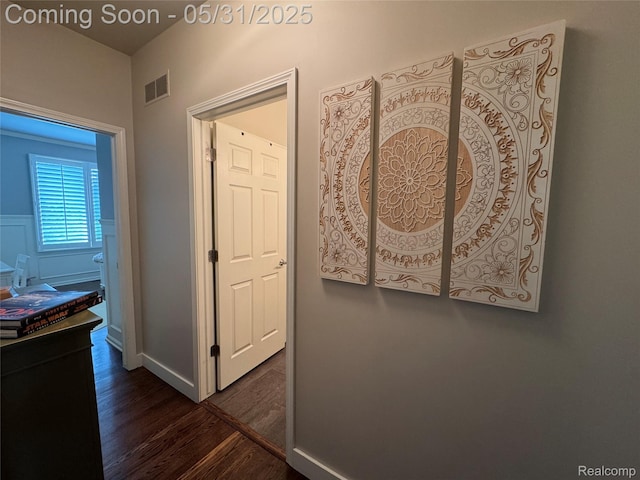 7348 William Dr, Shelby Twp, MI 48316 - hallway with wood finished floors and baseboards