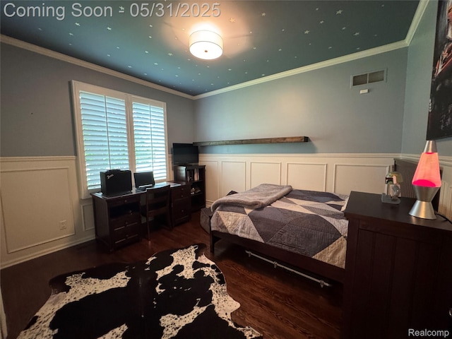 7348 William Dr, Shelby Twp, MI 48316 - bedroom featuring wood finished floors, a wainscoted wall, crown molding, and a decorative wall