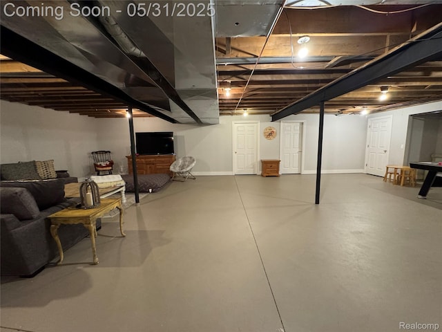 7348 William Dr, Shelby Twp, MI 48316 - finished basement with baseboards