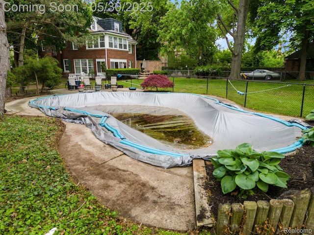 2918 Burns St, Detroit, MI 48214 - view of swimming pool