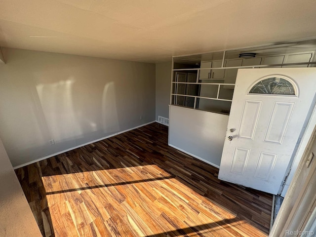 19961 Greenfield Rd, Detroit, MI 48235 - foyer entrance featuring wood finished floors and baseboards