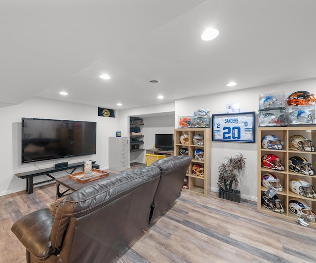 826 Jennie Pl, Monroe, MI 48161 - living area with wood finished floors, recessed lighting, and baseboards