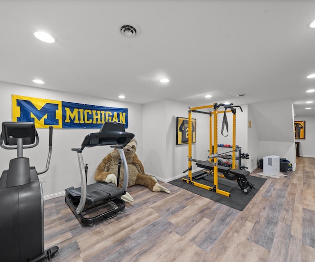 826 Jennie Pl, Monroe, MI 48161 - workout area featuring wood finished floors, recessed lighting, and baseboards