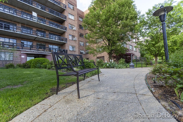 505 Cherry St SE Unit 512, Grand Rapids, MI 49503 - view of home's community with a lawn