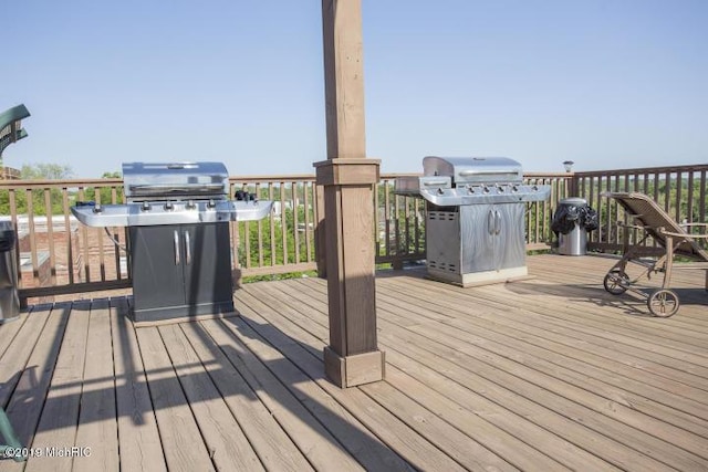 505 Cherry St SE Unit 512, Grand Rapids, MI 49503 - deck with a grill