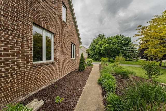 9117 Cambridge Dr, Saline, MI 48176 - view of side of property with brick siding