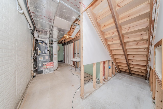 9117 Cambridge Dr, Saline, MI 48176 - unfinished below grade area with heating unit