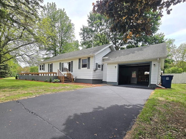425 Wright St, Breckenridge, MI 48615 - ranch-style home featuring a front lawn and driveway