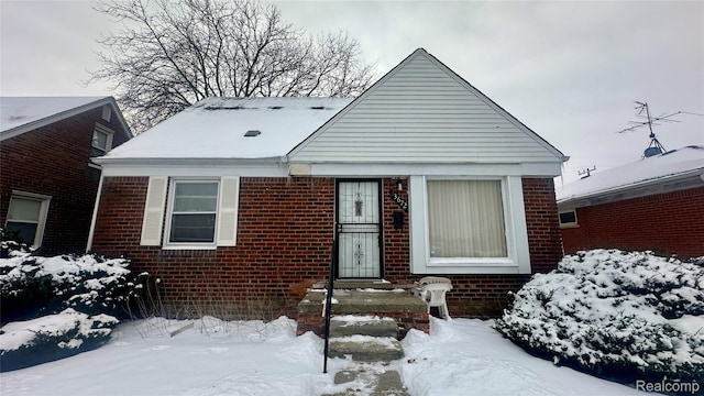 13672 E State Fair St, Detroit, MI 48205 - bungalow with brick siding