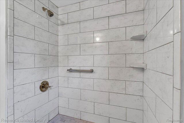 3455 Harmony Dr, Troy, MI 48083 - bathroom with tiled shower