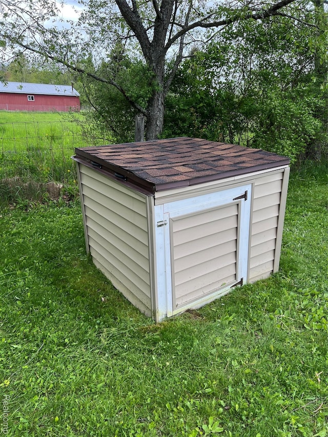 6858 W Emery Rd, Houghton Lake, MI 48629 - view of outdoor structure