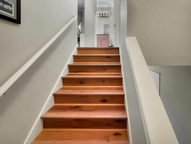 4315 Astoria Ave SE, Grand Rapids, MI 49512 - view of stairway