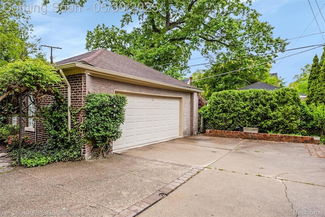 1377 Bishop Rd, Grosse Pointe Park, MI 48230 - view of garage