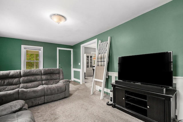 928 Baxter St SE, Grand Rapids, MI 49506 - living room with carpet flooring
