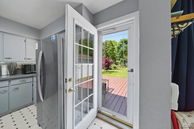 962 Vine St, Adrian, MI 49221 - entryway with light floors