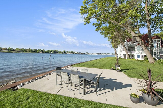16928 Landing Dr, Spring Lake, MI 49456