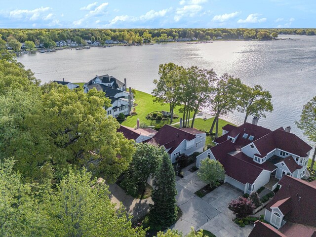 16928 Landing Dr, Spring Lake, MI 49456