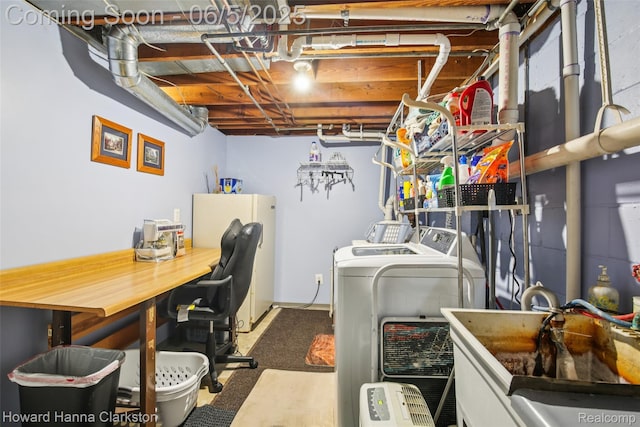 3414 Gregory Rd, Lake Orion, MI 48359 - washroom with washer and clothes dryer