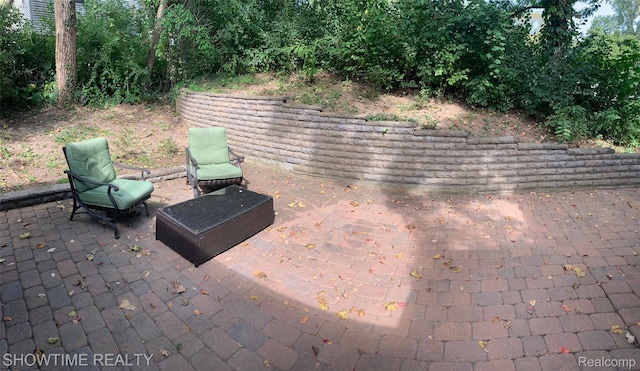 1210 Ashover Dr, Bloomfield Hills, MI 48304