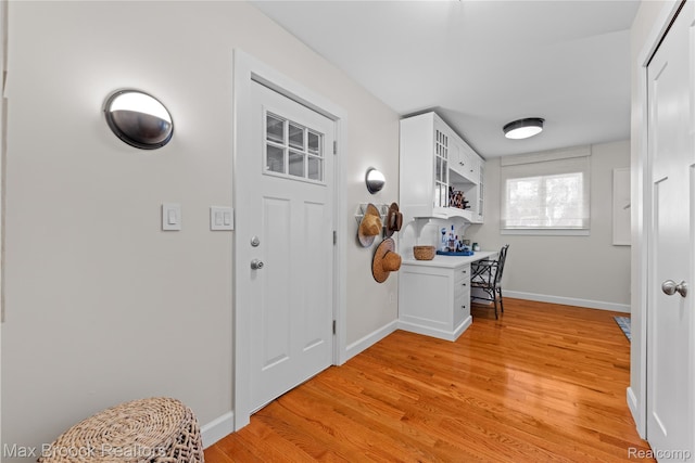 6863 Brightwood Ct, Waterford, MI 48327 - entrance foyer featuring light wood finished floors and baseboards