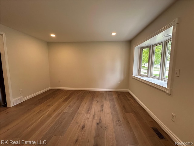 2364 Garry Dr, Troy, MI 48083 - photo 6