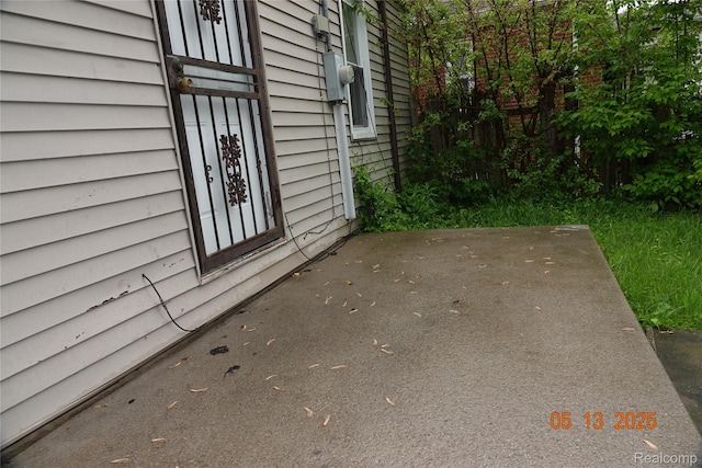 16073 Ellsworth St, Detroit, MI 48227 - view of side of property