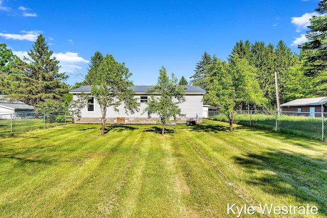 206 Pearl St, Sheridan, MI 48884 - view of yard