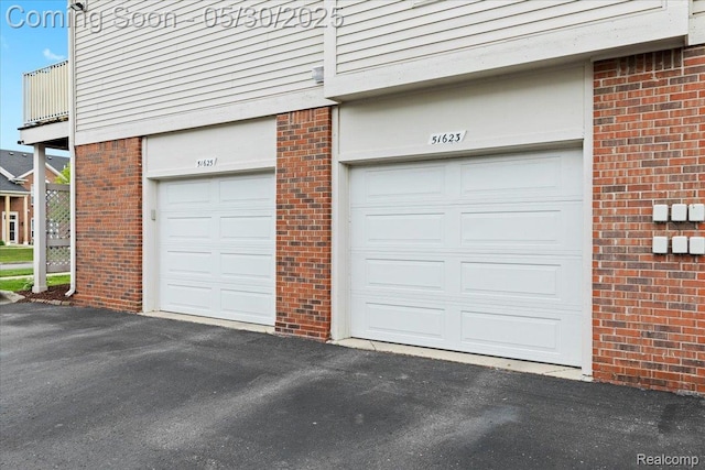 51623 Hale Ln, Chesterfield, MI 48051 - view of garage