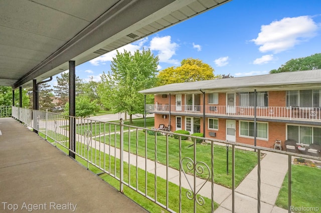 2125 Clawson Ave Unit 207, Royal Oak, MI 48073 - surrounding community featuring a yard