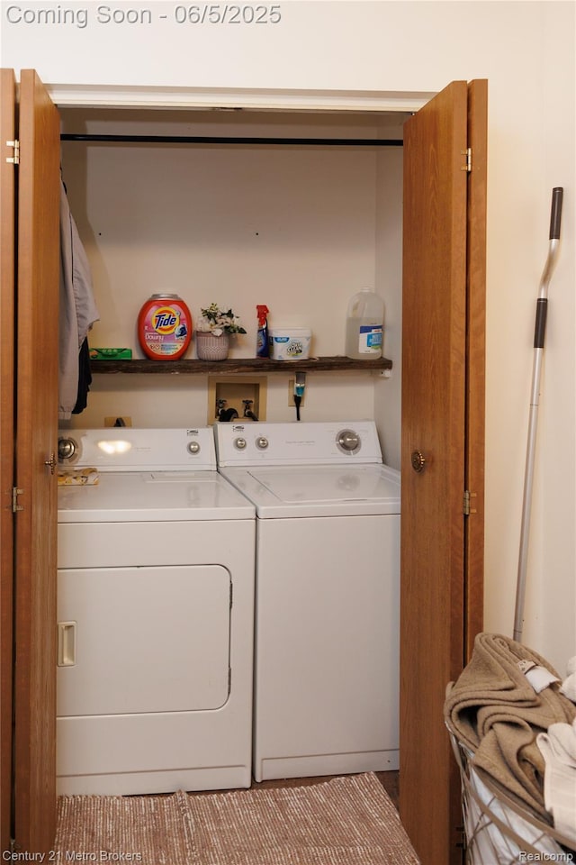 4447 Stanley Rd, Genesee, MI 48437 - laundry room featuring washing machine and clothes dryer