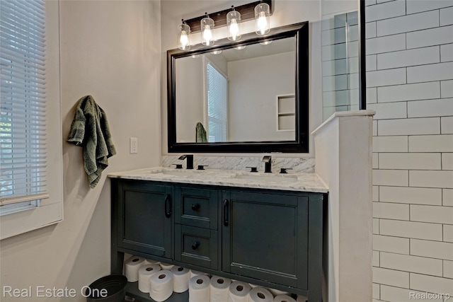86 Marquette St, Pontiac, MI 48342 - full bathroom with double vanity