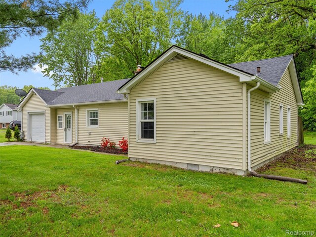 5220 County Line Rd, Lenox, MI 48048 - ranch-style house featuring a garage, roof with shingles, a front yard, and driveway