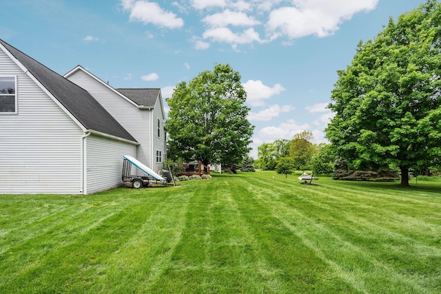4388 Lori Lynn Ln, Whitmore Lake, MI 48189 - view of grassy yard