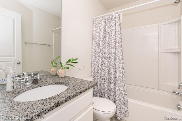 2669 Helmsdale Cir, Rochester, MI 48307 - full bath featuring vanity, toilet, and shower / bath combination with curtain