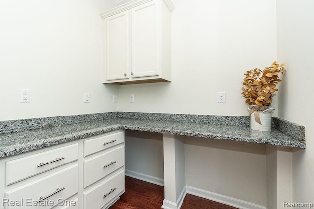 2669 Helmsdale Cir, Rochester, MI 48307 - unfurnished office featuring built in study area and dark wood finished floors
