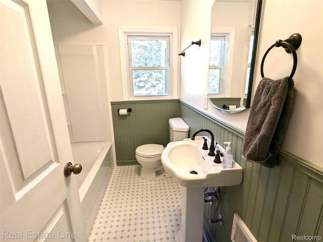 3255 Willet Ave, Rochester Hills, MI 48309 - full bathroom with a wainscoted wall, toilet, and a sink