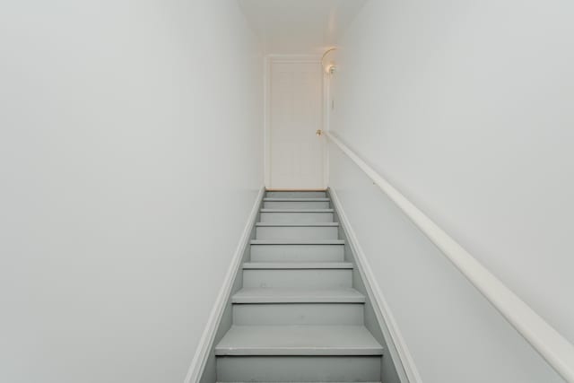 324 Redrock Ct, Ann Arbor, MI 48103 - view of staircase