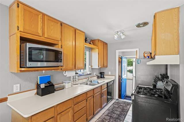 36650 Thinbark St, Wayne, MI 48184