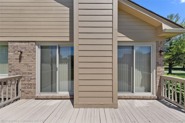 15380 Windmill Cir, Macomb, MI 48044 - view of wooden terrace
