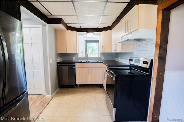 2785 Saint Clair Dr, Rochester Hills, MI 48309 - photo 13