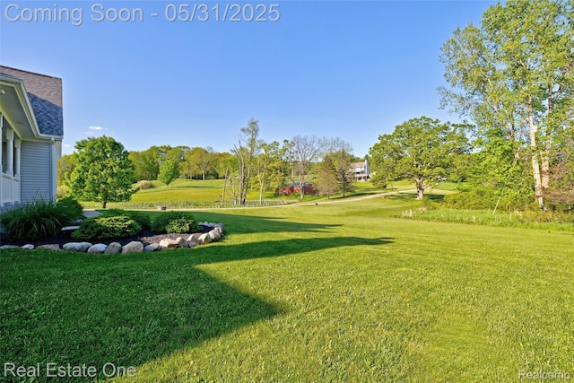 1572 S Hadley Rd, Ortonville, MI 48462 - view of grassy yard
