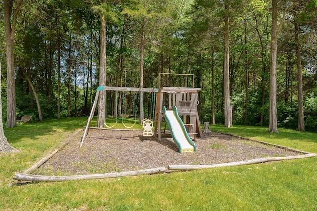 10126 Castle Creek Cir, Galesburg, MI 49053 - view of play area featuring a yard