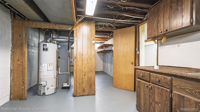 3446 17th St, Wyandotte, MI 48192 - unfinished basement featuring gas water heater