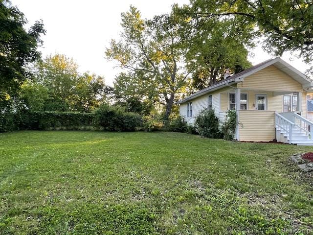 1010 S Garden St, Flint, MI 48503 - view of grassy yard