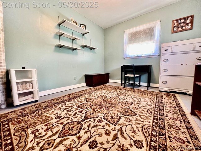 1865 Range Rd, Kimball, MI 48074 - sitting room with baseboards