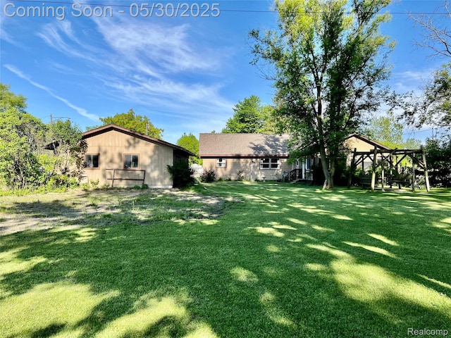 1865 Range Rd, Kimball, MI 48074 - view of green lawn