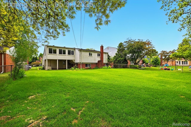14846 Lakewood Dr, Plymouth, MI 48170 - view of yard